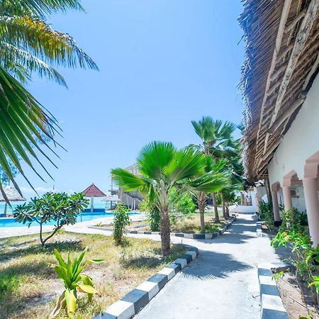 جامبياني Visitor'S Inn المظهر الخارجي الصورة