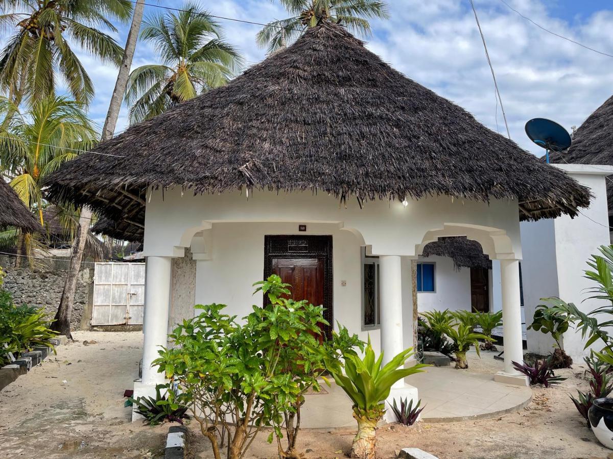 جامبياني Visitor'S Inn المظهر الخارجي الصورة