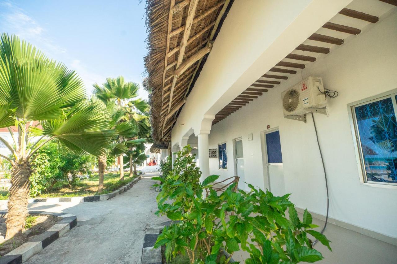 جامبياني Visitor'S Inn المظهر الخارجي الصورة