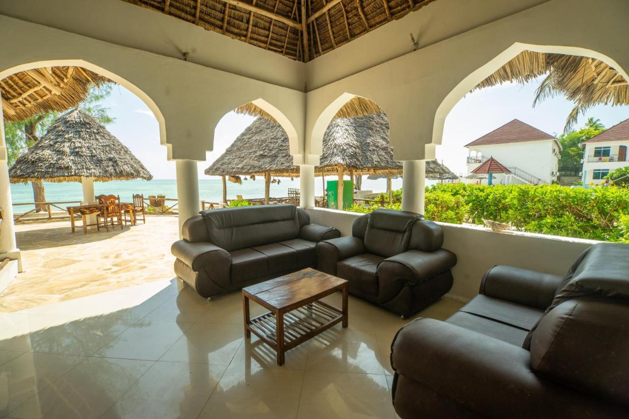 جامبياني Visitor'S Inn المظهر الخارجي الصورة