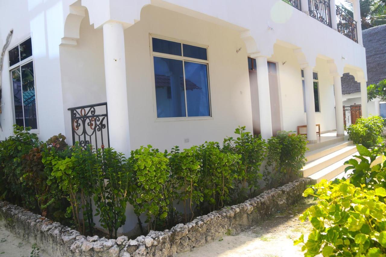 جامبياني Visitor'S Inn المظهر الخارجي الصورة