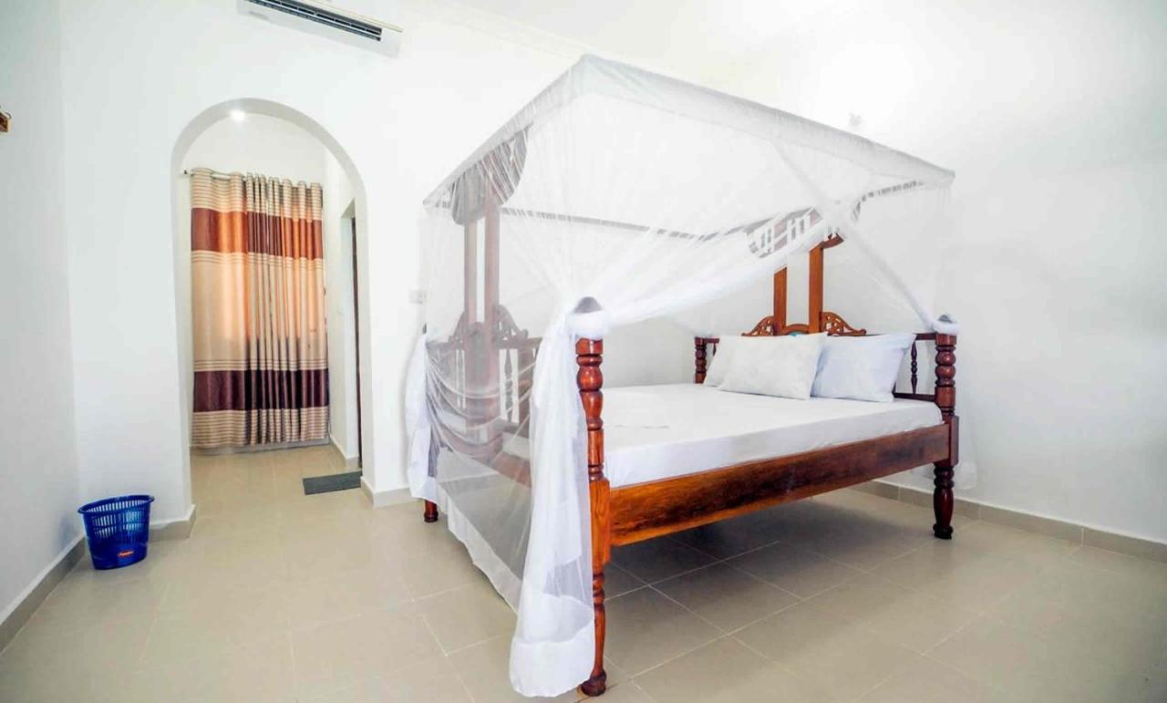 جامبياني Visitor'S Inn المظهر الخارجي الصورة
