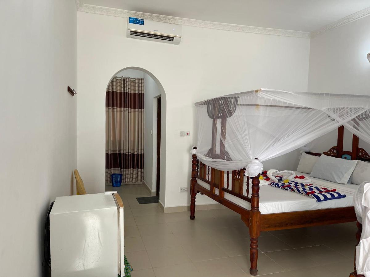 جامبياني Visitor'S Inn المظهر الخارجي الصورة